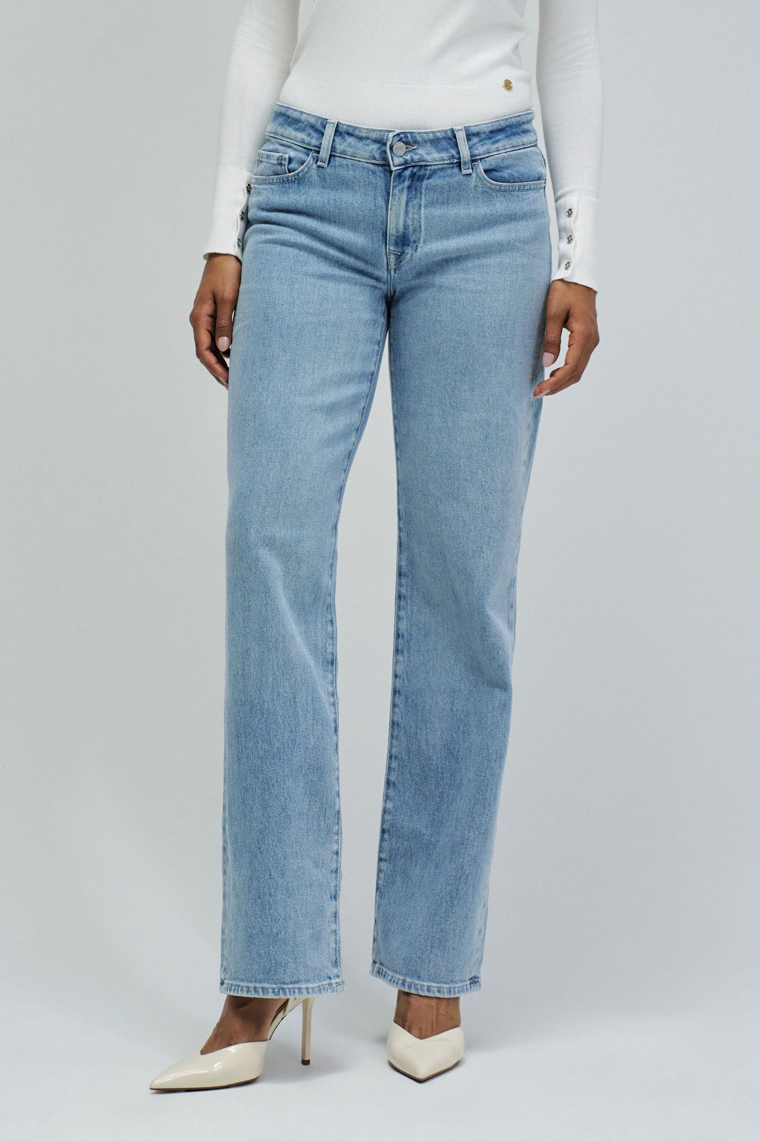 JEANS LOW RISE STRAIGHT